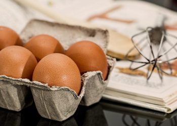 Eier kochen ohne platzen (Anleitung) | Loch anstechen?