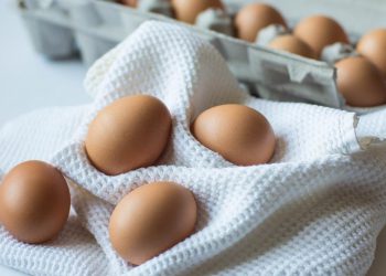 Eier kochen ohne Schale (Anleitung) | Schöne pochierte Eier