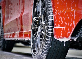 Autoreifen reinigen (Tipps) | Reifen am Auto sauber machen