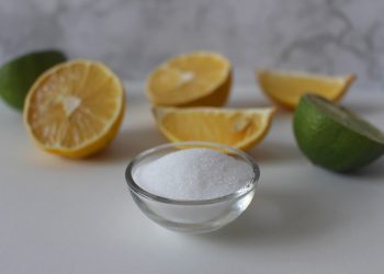 Wasserkocher mit Zitronensäure entkalken | Tipps Zitrone